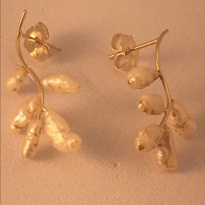 Preloved 14K yellow gold rice pearl earrings